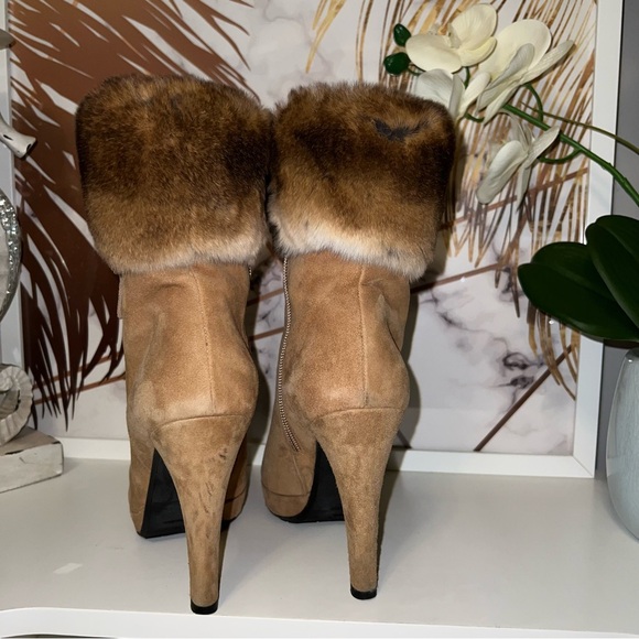 Stuart Weitzman suede fur trim ankle boots🌸 - Picture 8 of 12